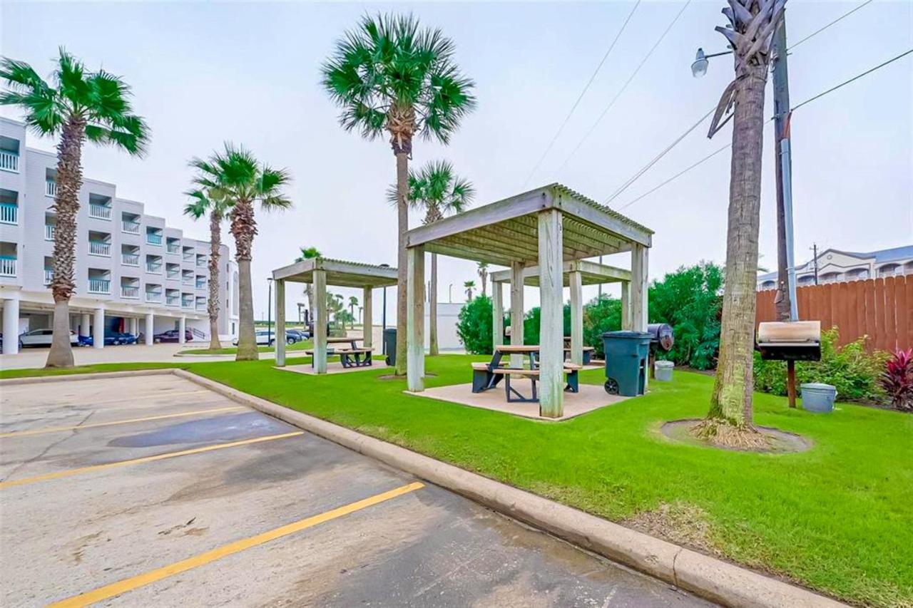 Seabatical Villa Galveston Exterior photo